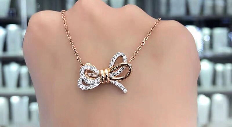 Elegant Rose Gold Crystal Bow Necklace – Dainty Ribbon Jewelry
