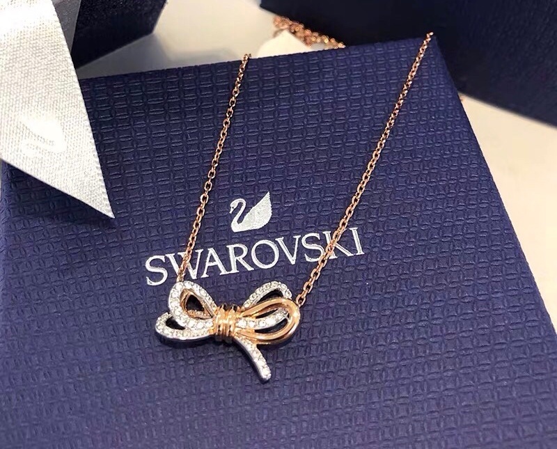 Elegant Rose Gold Crystal Bow Necklace – Dainty Ribbon Jewelry