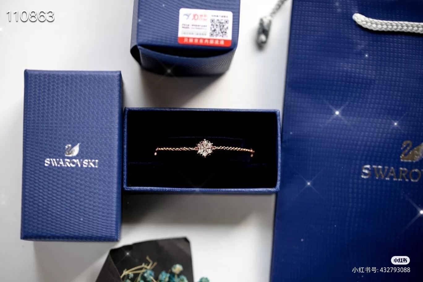 Elegant Rose Gold Sparkling Flower Crystal Bracelet for Women