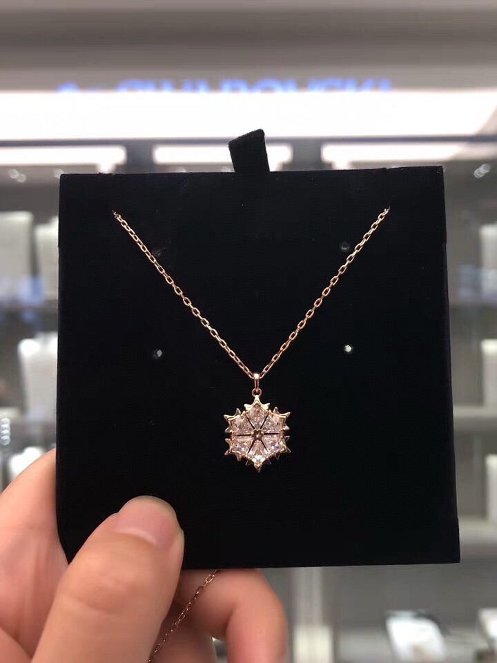Swarovski Magic Snowflake Pendant Necklace – Rose Gold Tone Finish