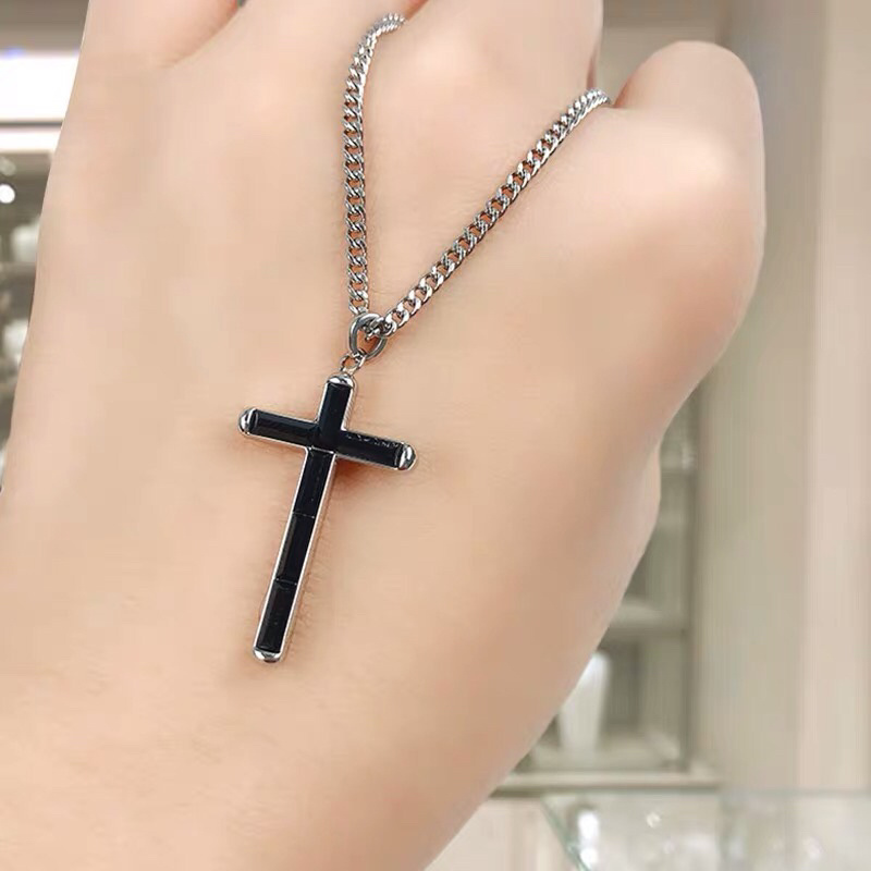 Elegant Black Cross Pendant Necklace for Women – Minimalist Style