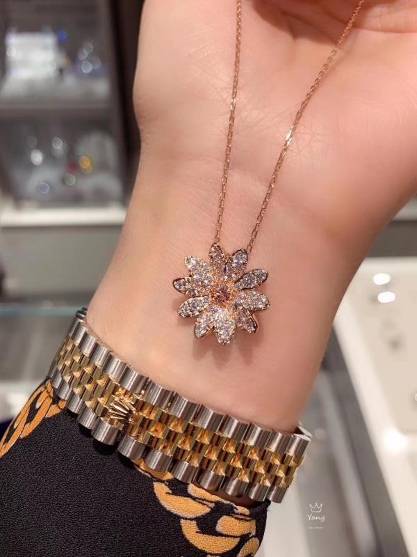 Rose Gold Flowerburst Necklace