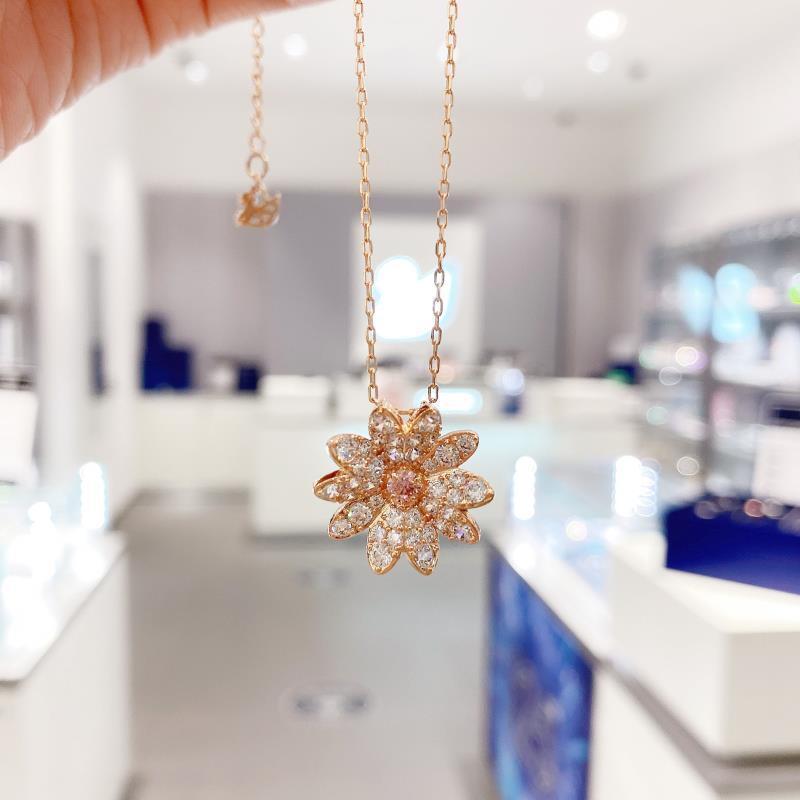 Elegant Rose Gold Sunflower Crystal Pendant Necklace for Women