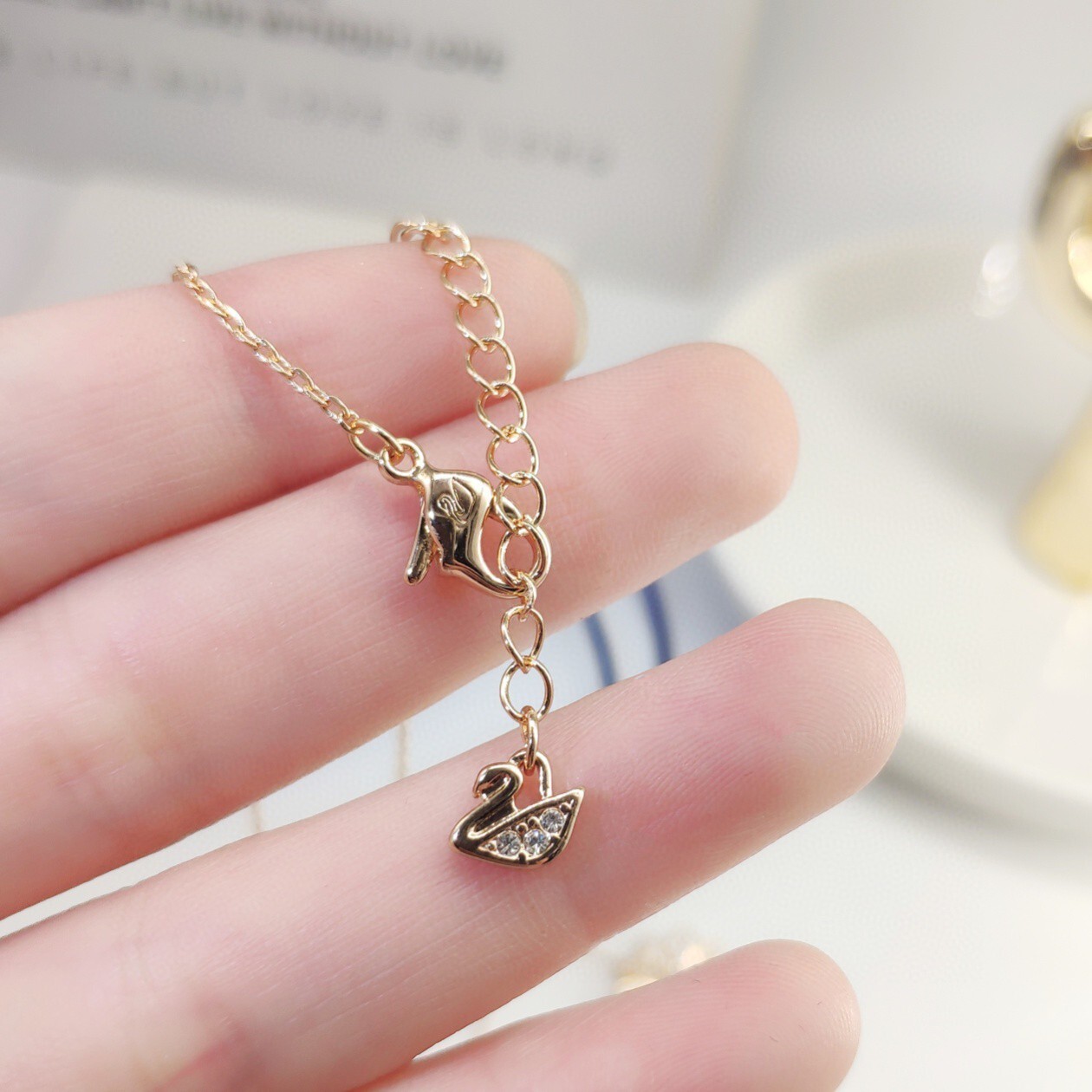 Elegant Rose Gold Sunflower Crystal Pendant Necklace for Women
