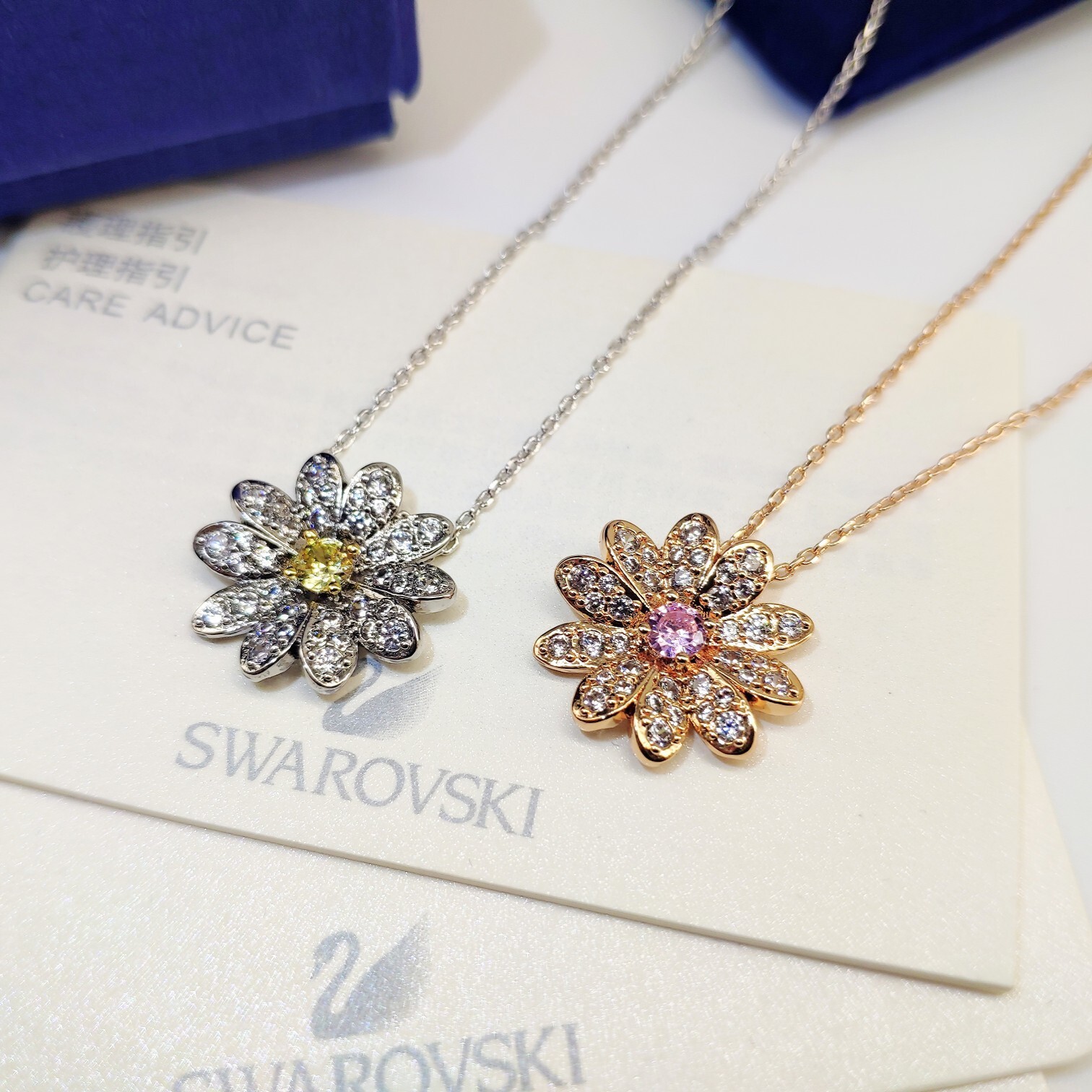 Swarovski Eternal Flower Daisy Pendant Necklace, Rhodium Plated