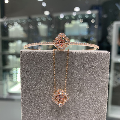 Elegant Rose Gold Pink Gemstone Floral Bangle Bracelet