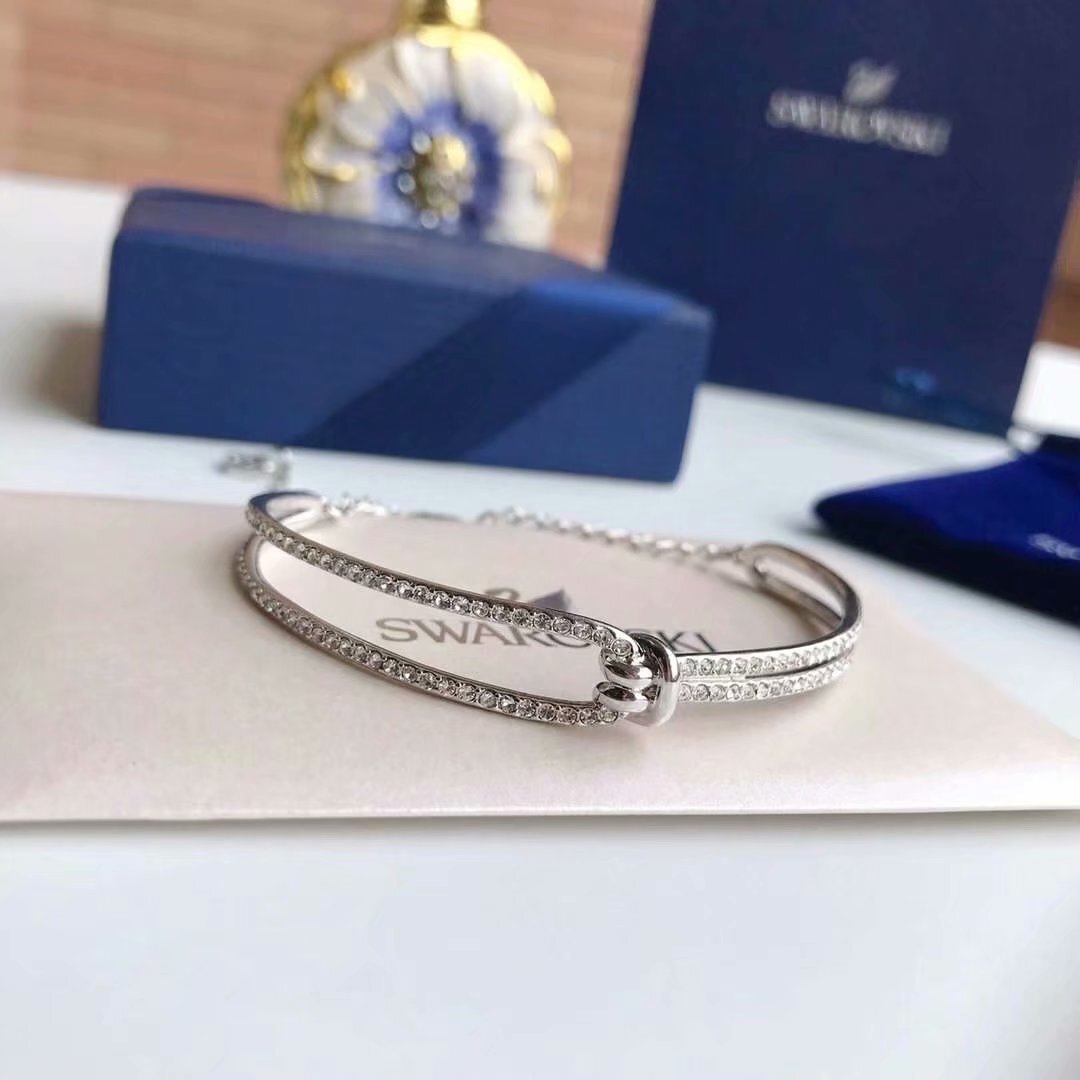 Swarovski Iconic Swan Necklace – Rhodium Plated Crystal Pendant