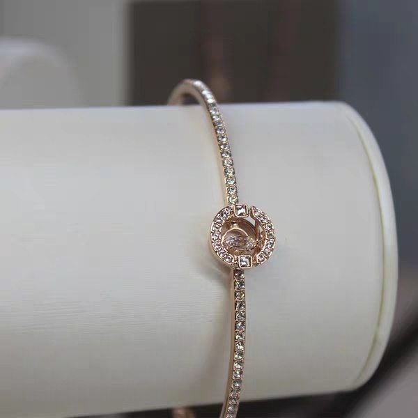 Sparkling Circle Bangle Premium Quality Rose Gold
