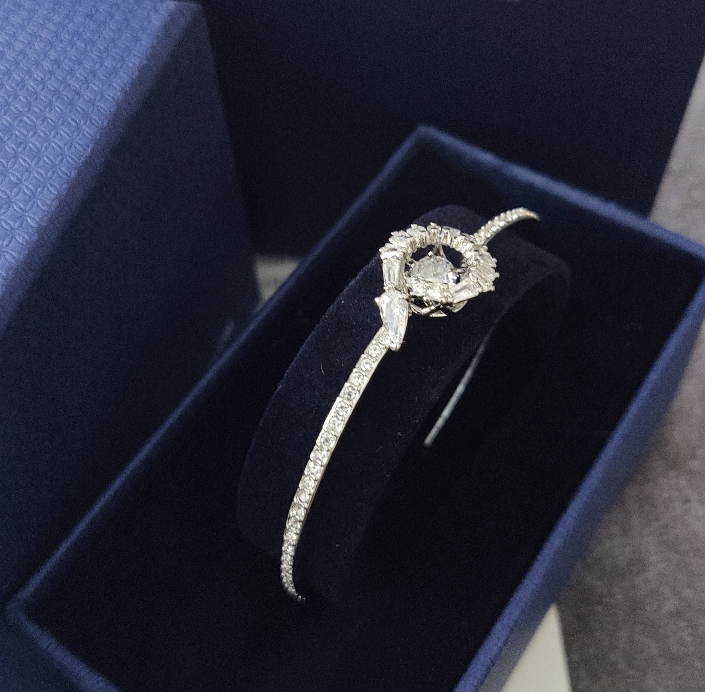 Sparkling Crystal Bangle – Premium Quality Bracelet