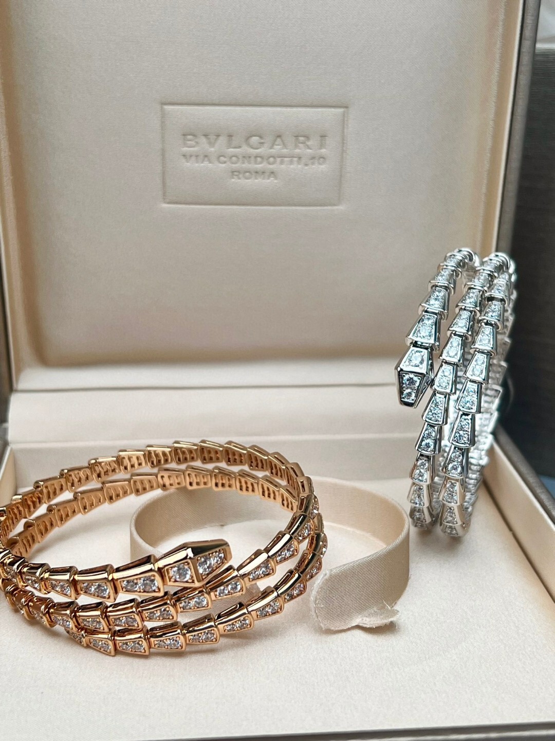 Serpenti Premium Bracelet – Exquisite Design