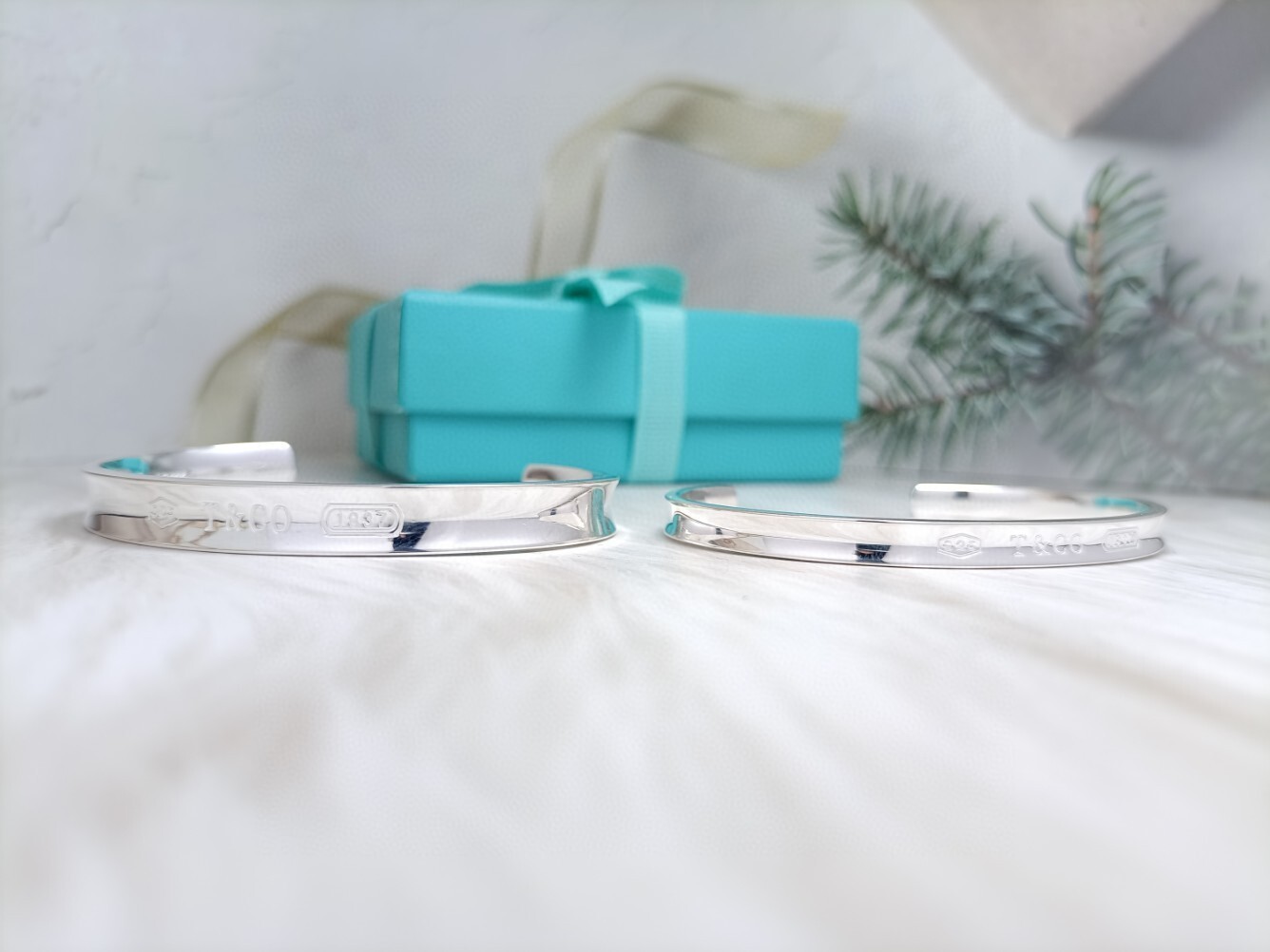 Premium Silver Bangle Bracelet – Timeless Elegance