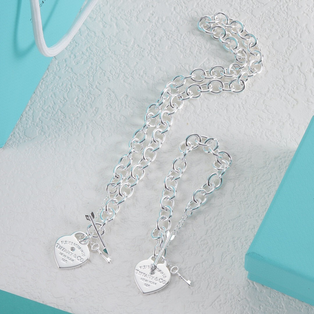 Tiffany Silver Heart Tag Toggle Necklace – Classic Charm