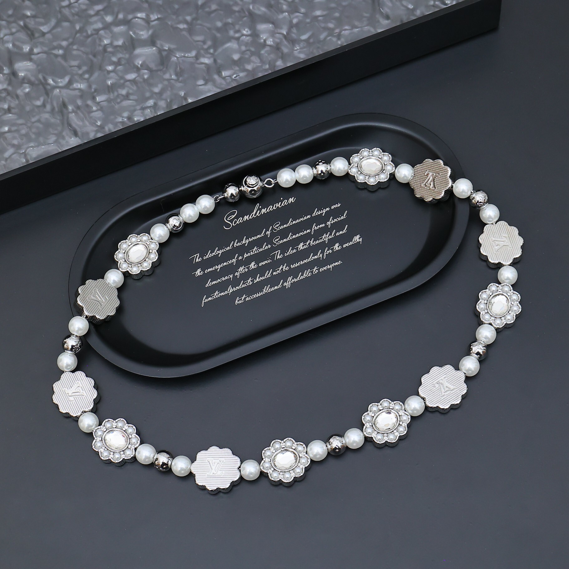 LV Silver Pearl Flower Necklace – Elegant Design