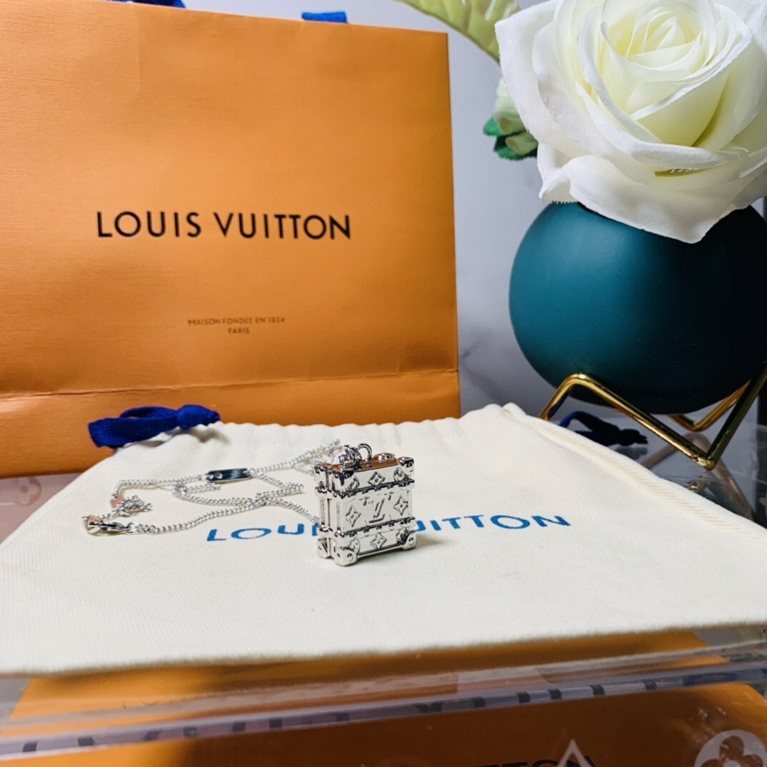 Louis Vuitton Silver Trunk Pendant Necklace – LV Silver Trunk Pendant
