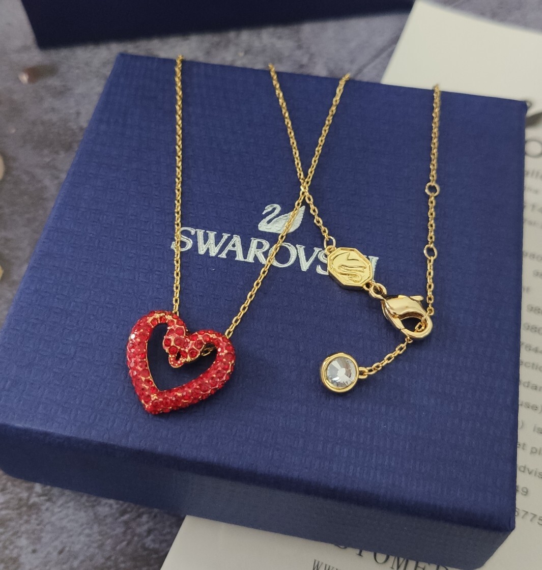 Swarovski Red Heart Necklace – Swarovski Gold-Tone Red Heart Necklace