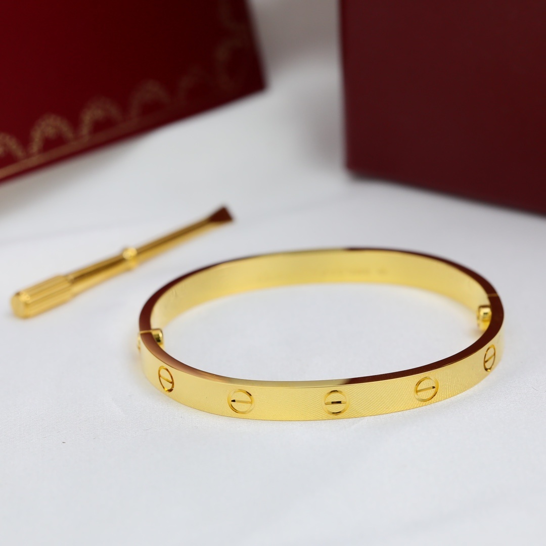 Cartier Love Bracelet – 18K Yellow Gold Luxury Bangle with Box