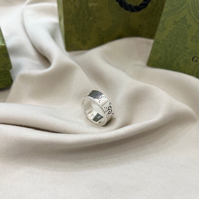 wide Gucci Aged Silver GG Ring – Gucci Aged Silver GG Ring – Wide Band