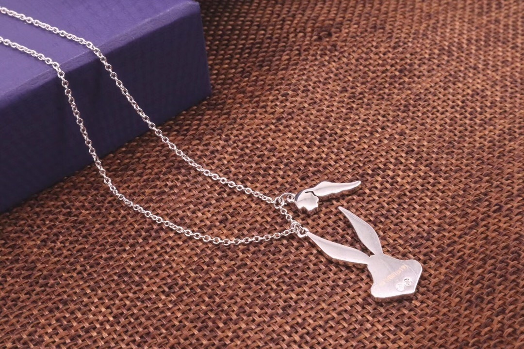 Bunny Silver Pendant Necklace – Whimsical Rabbit Design
