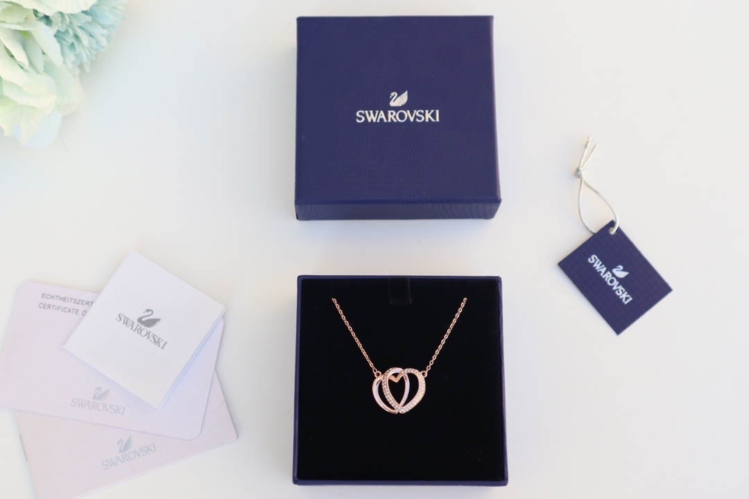Swarovski Rose Gold Hearts Necklace – Swarovski Rose Gold Interlocking