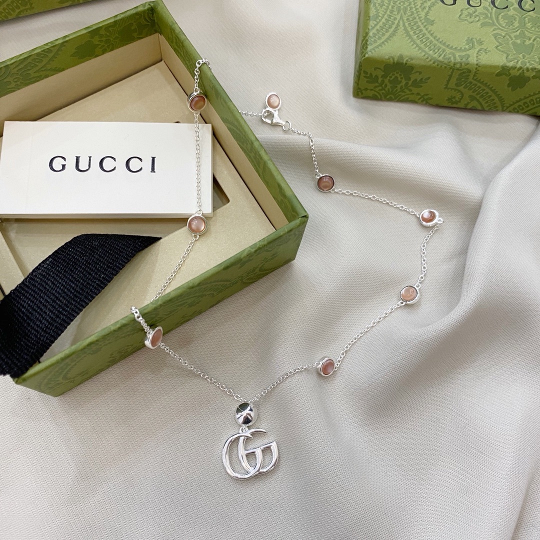 Gucci Silver GG Pendant Necklace – Peach Accent