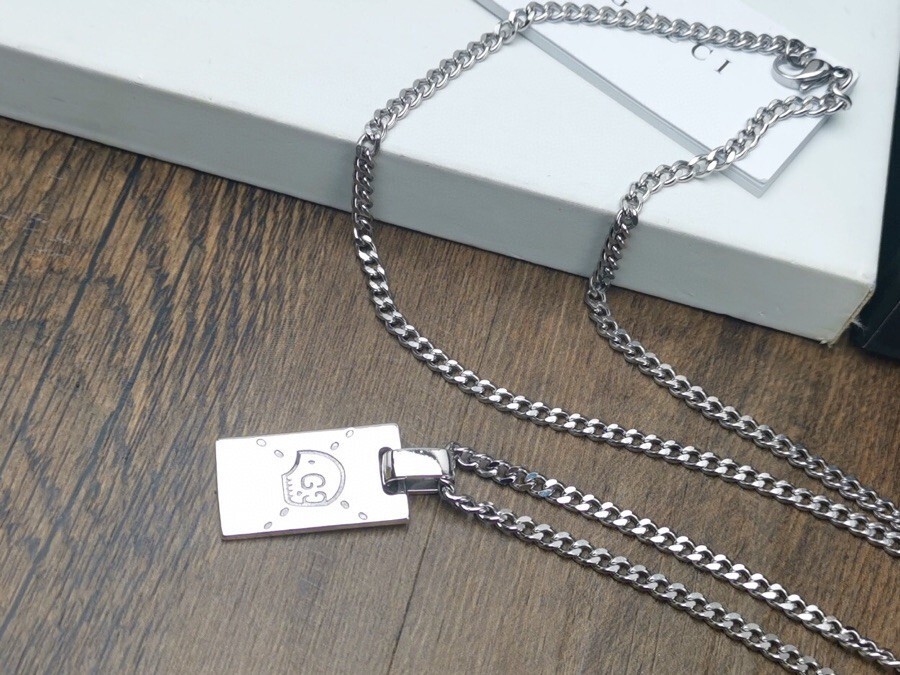 curb Gucci Silver Skull Tag Necklace – Gucci Silver Skull Tag Necklace