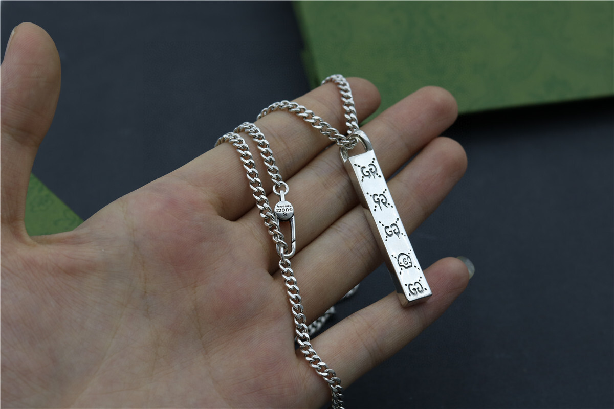 Gucci Silver Vertical GG Logo Necklace – Box Chain