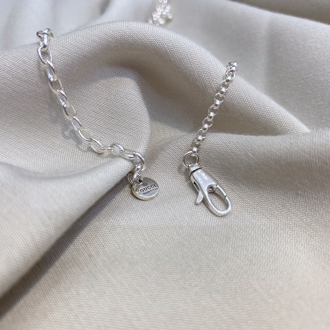 Gucci Silver Cylinder Logo Necklace – Designer Chain