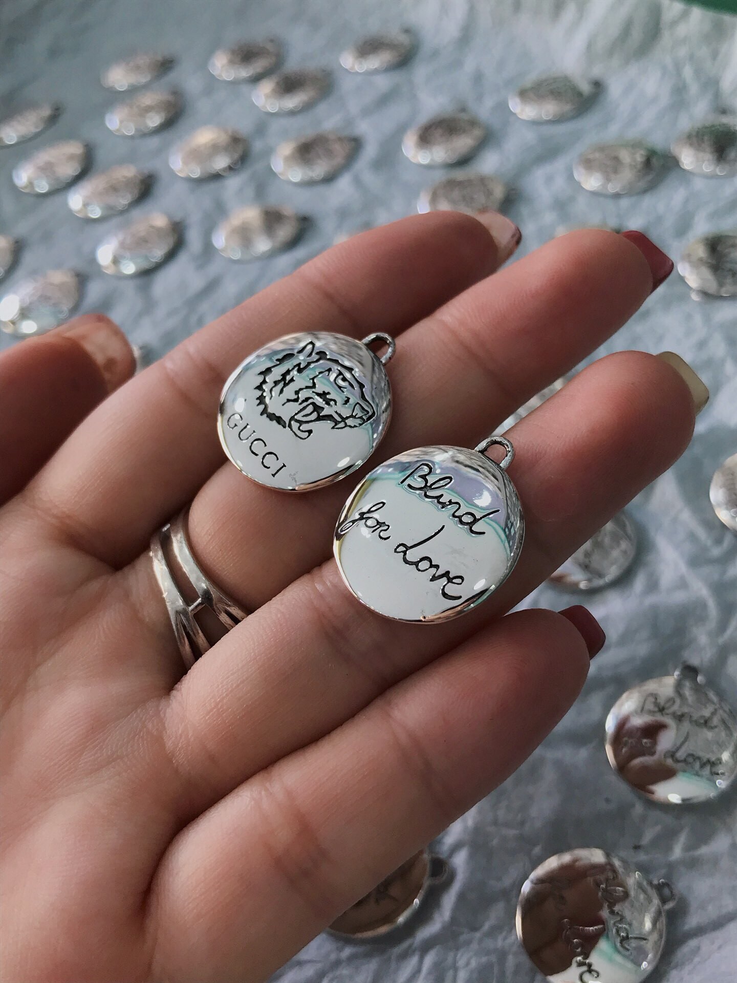 Gucci Silver Charm Set - Tiger & Blind for Love Pendants