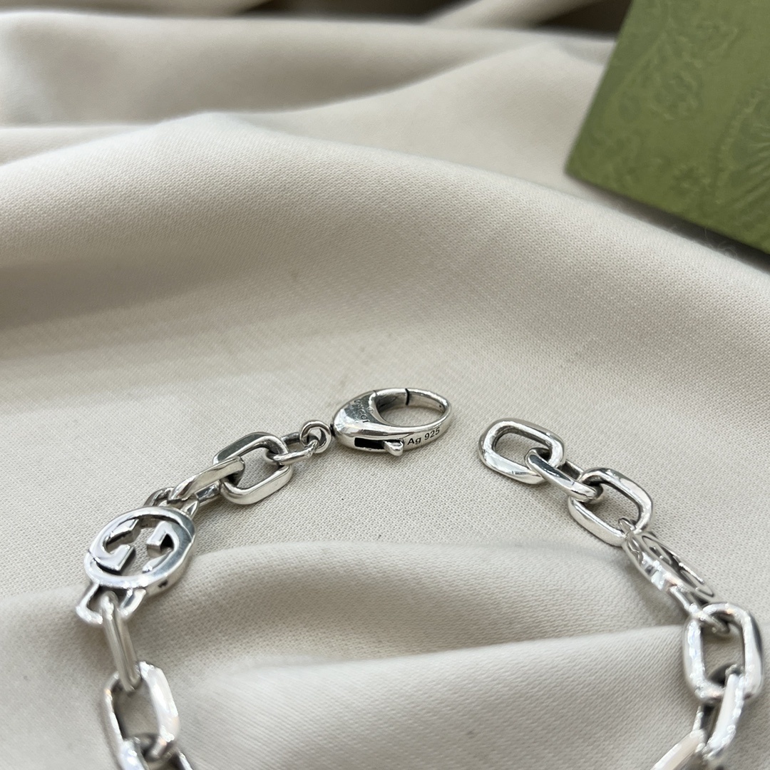 Gucci Interlocking G Silver Bracelet – Premium Quality