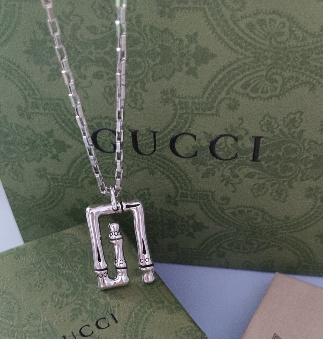 Gucci Silver Bamboo Pendant Necklace – Modern Design
