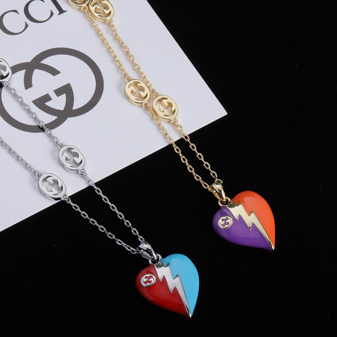 Gucci Two-Tone Heart Pendant Necklace – Designer Statement