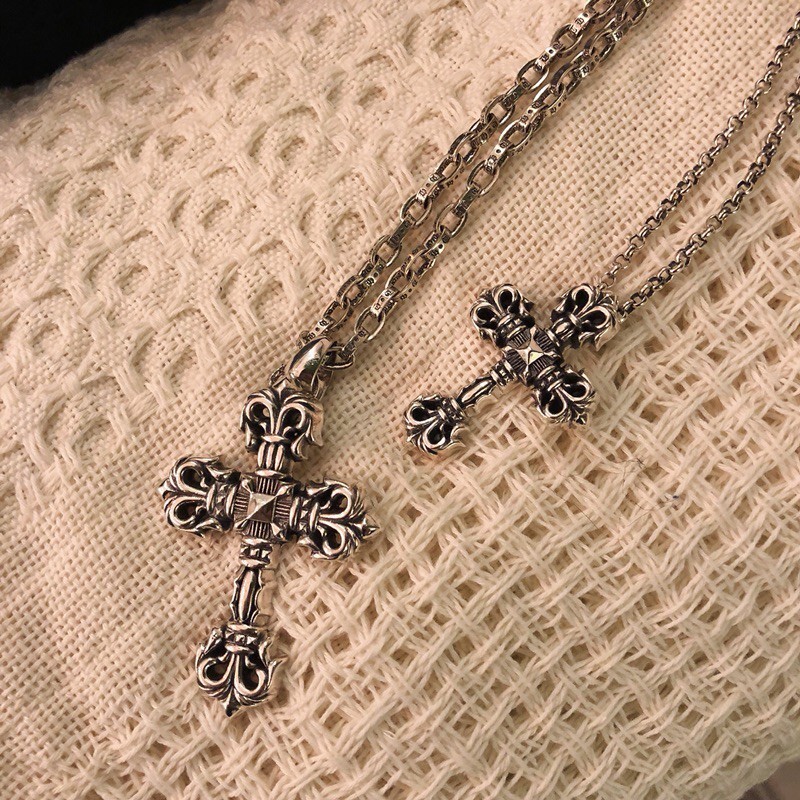 Chrome Hearts Silver Cross Pendant – Detailed Design