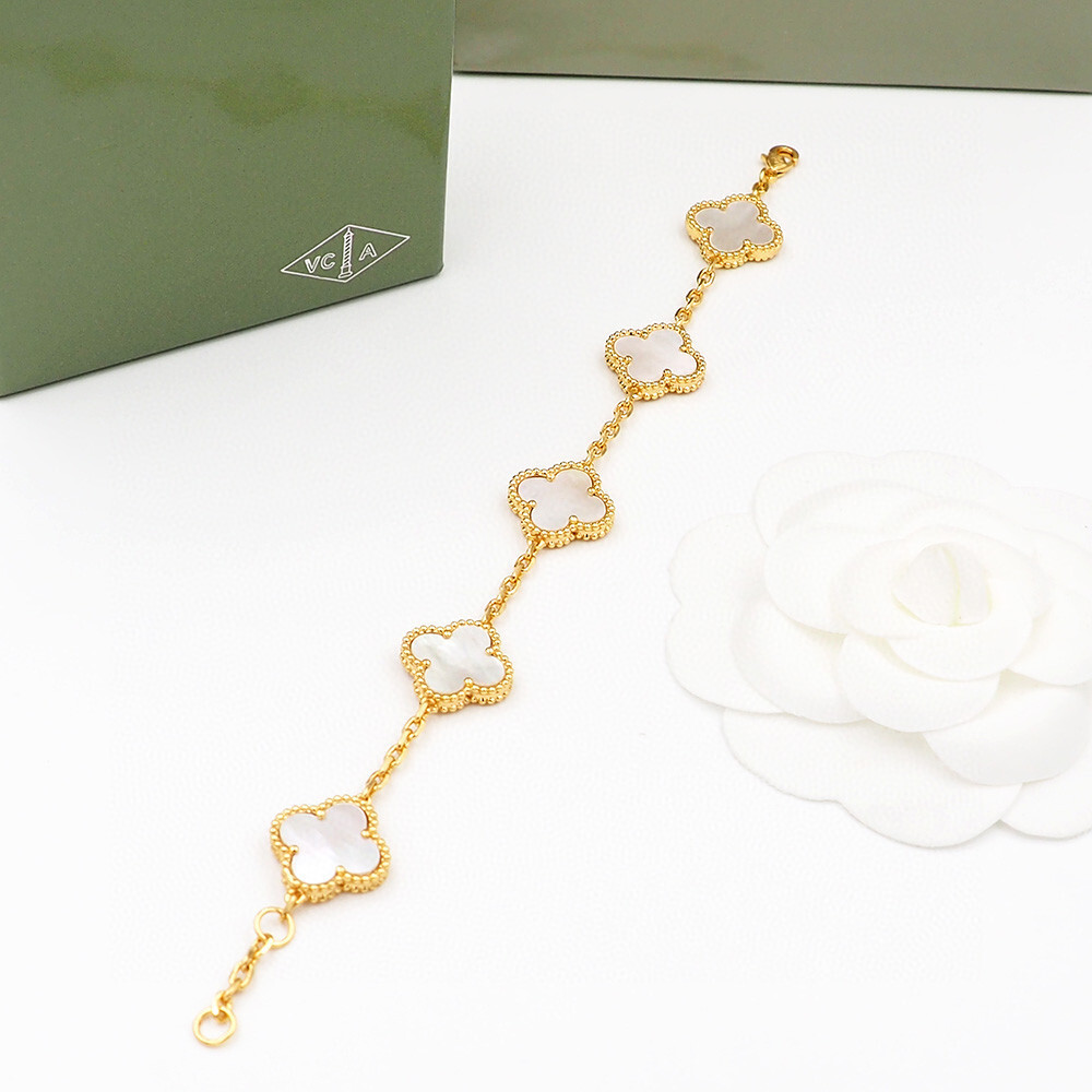 Premium Clover Bracelet – Gold & Mother of Pearl