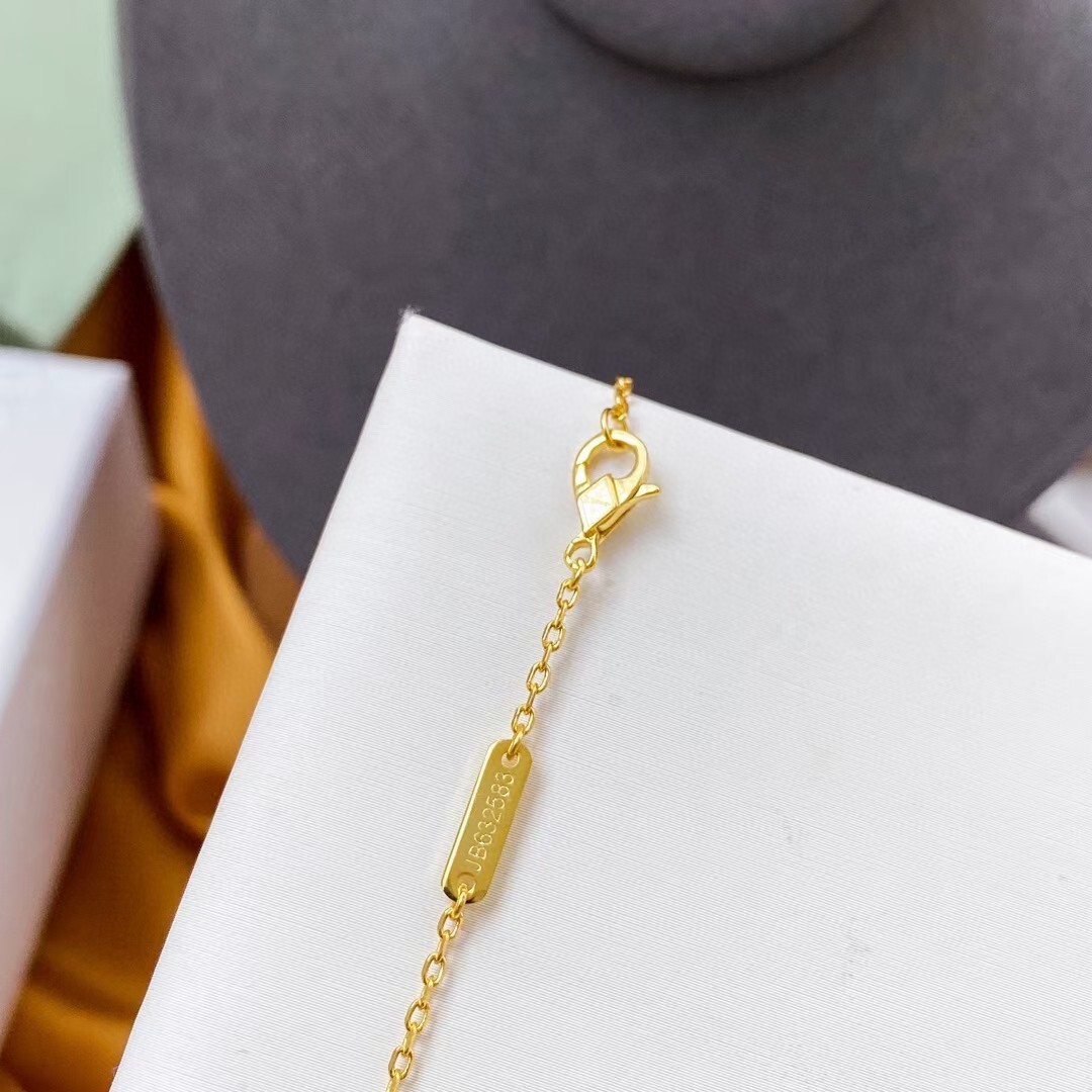 Van Cleef Alhambra Gold Necklace – Lucky Charm