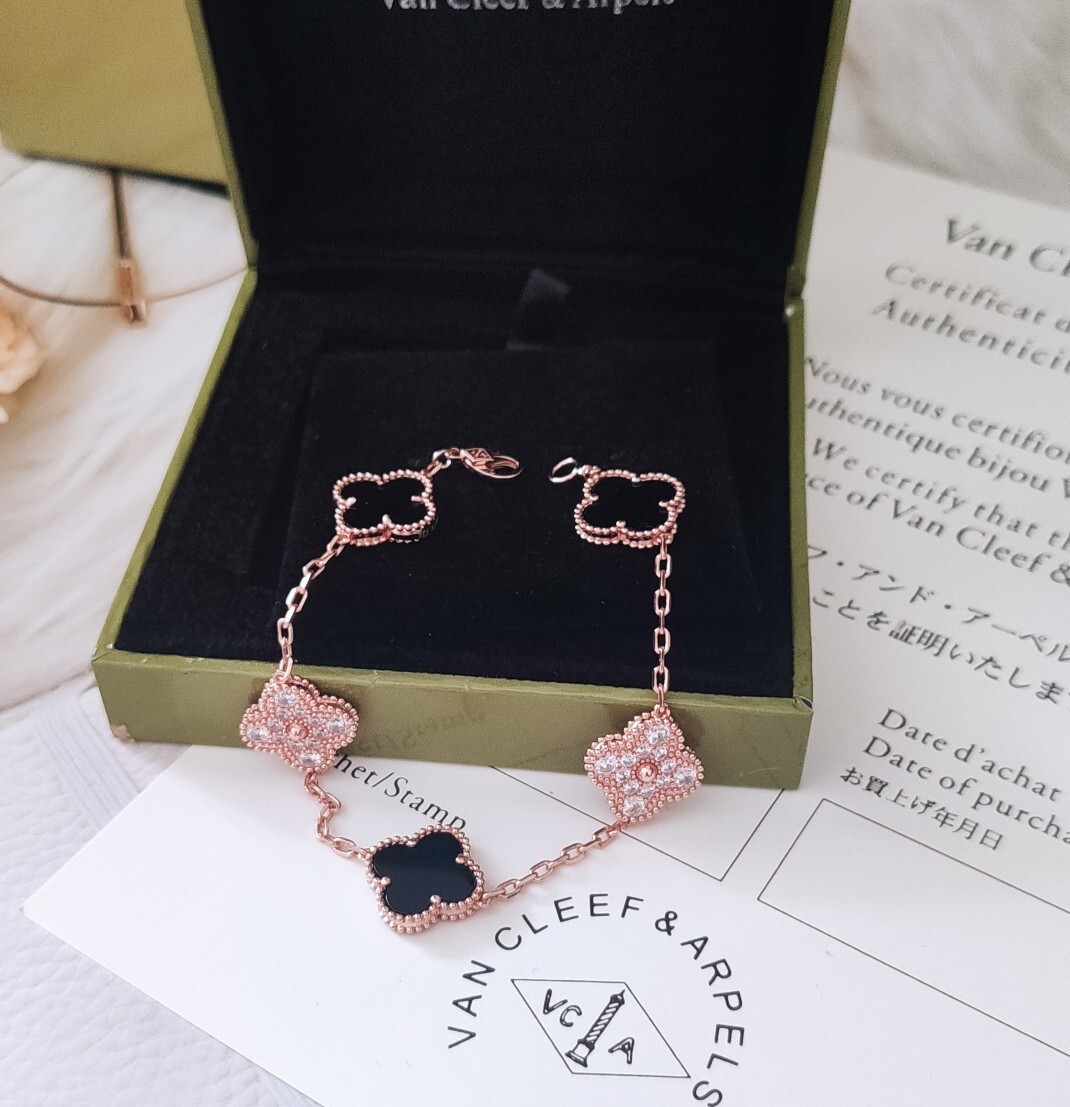 Van Cleef & Arpels Inspired Clover Bracelet – Premium Quality