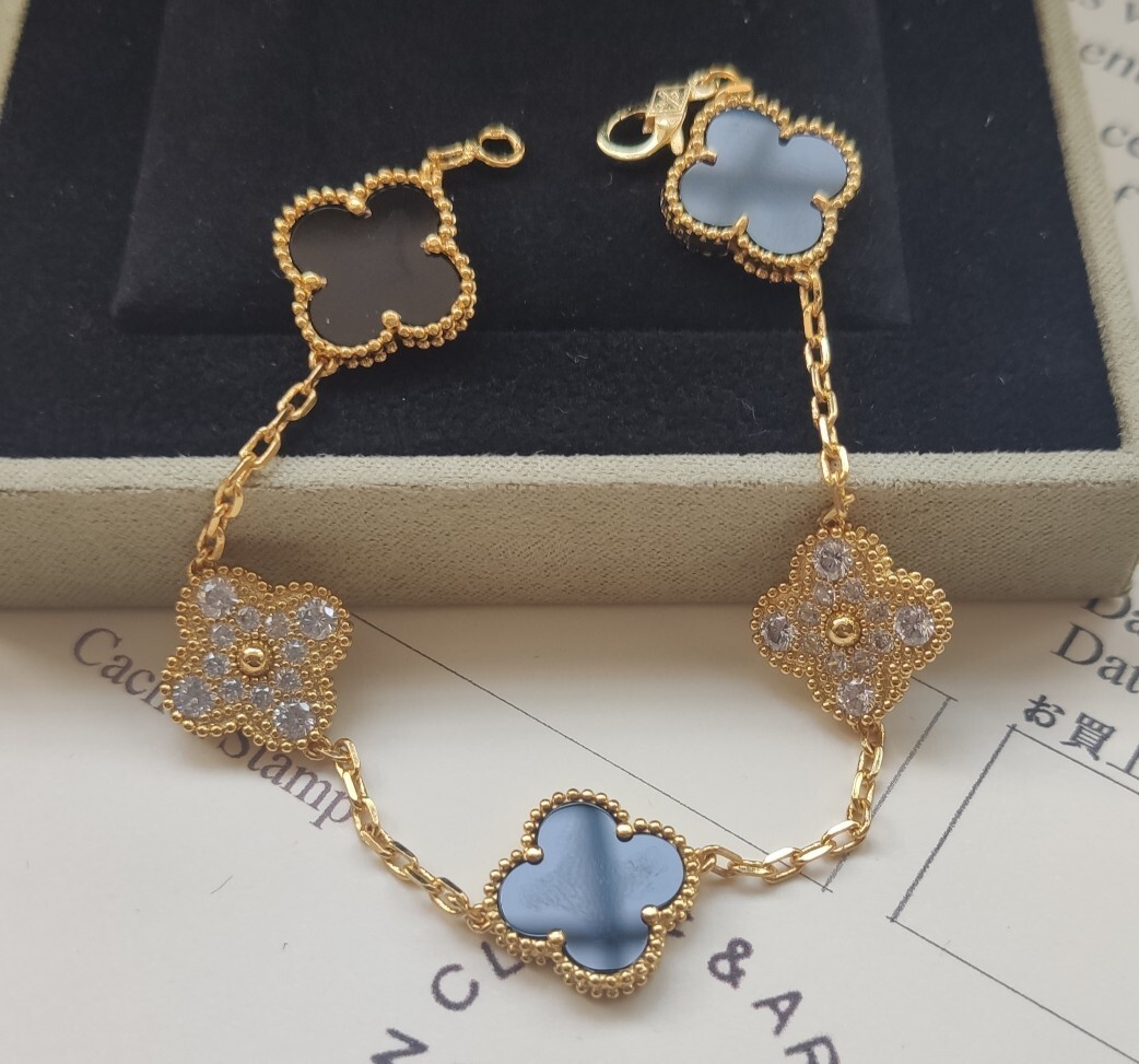 Premium Clover Bracelet – Gold & Onyx