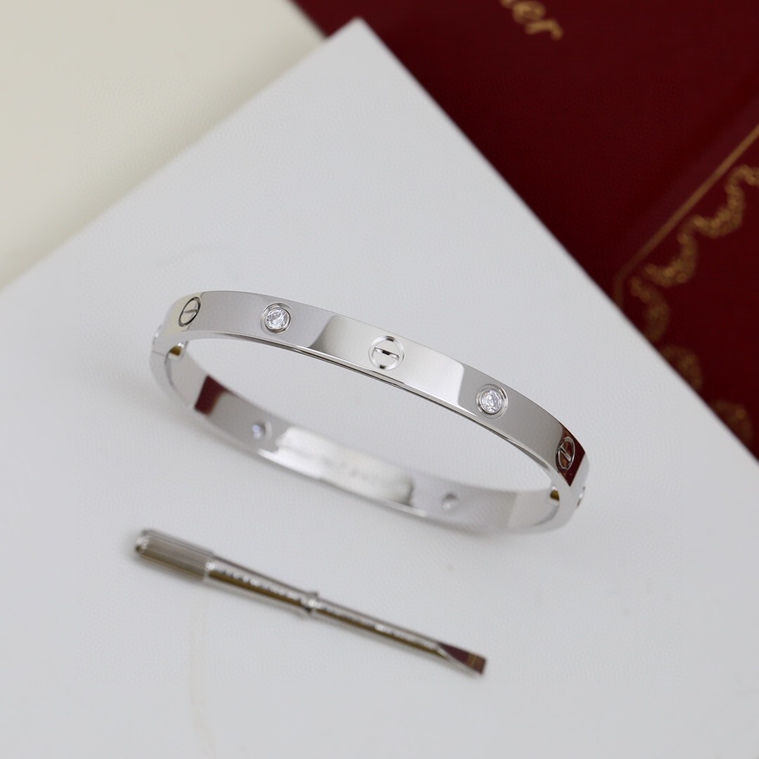 Premium Love Bracelet – Silver with Diamonds