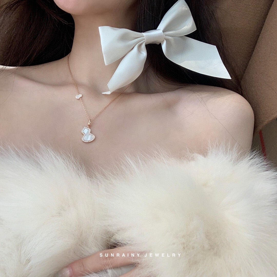 Sunrainy Rose Gold Mother of Pearl Necklace – Elegant Design