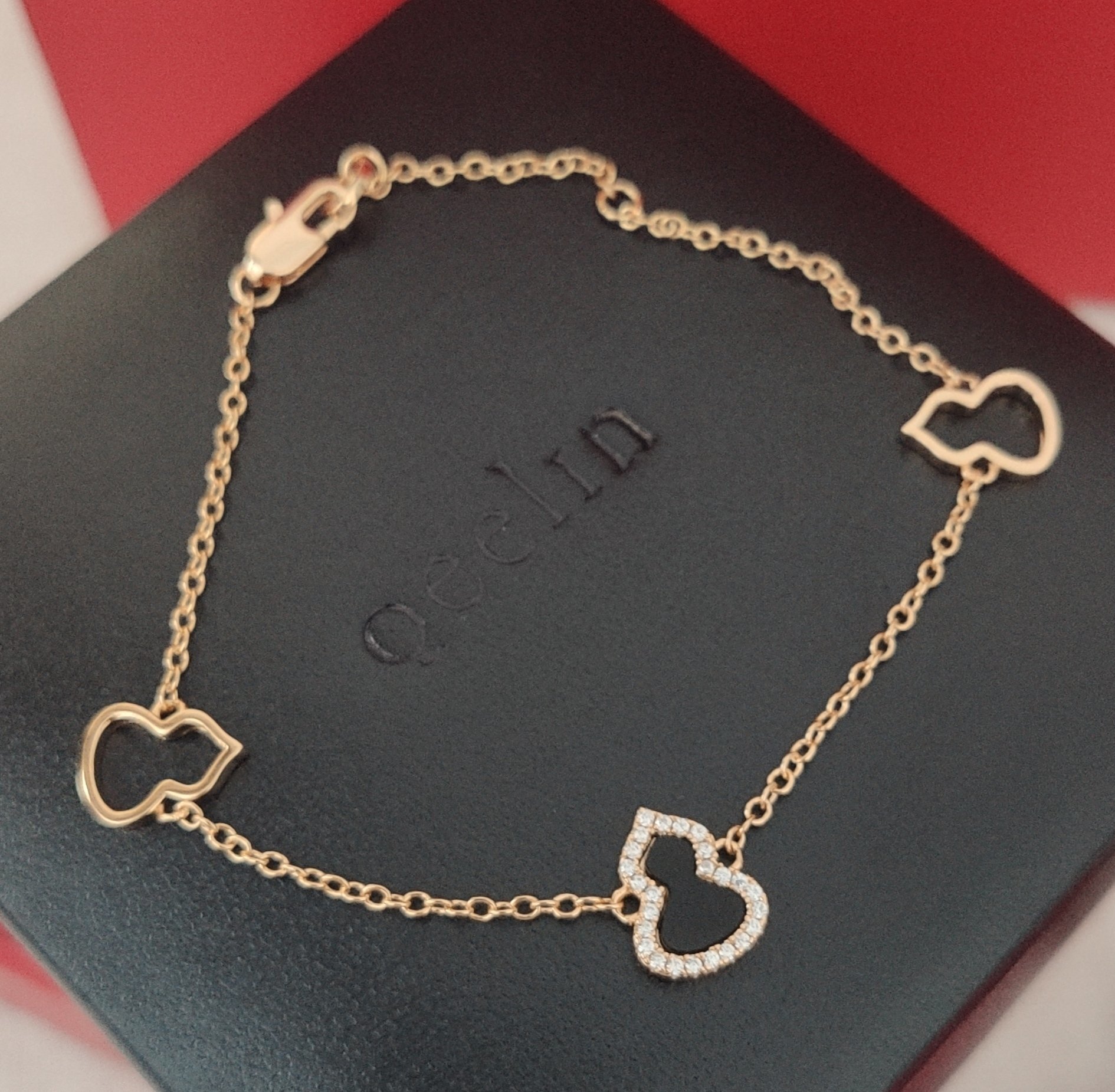 Qeelin Wulu Bracelet – Premium Gold & Diamond Accent