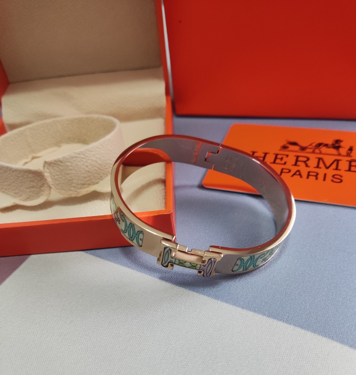 Hermès Clic H Bracelet – Premium Enamel Bangle