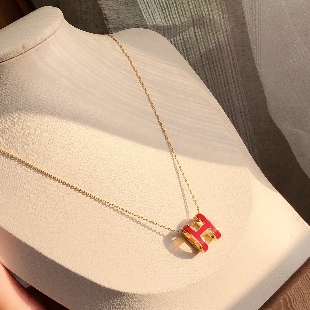 Hermès Gold Red Enamel Necklace – Hermès Gold & Red Enamel ‘H’