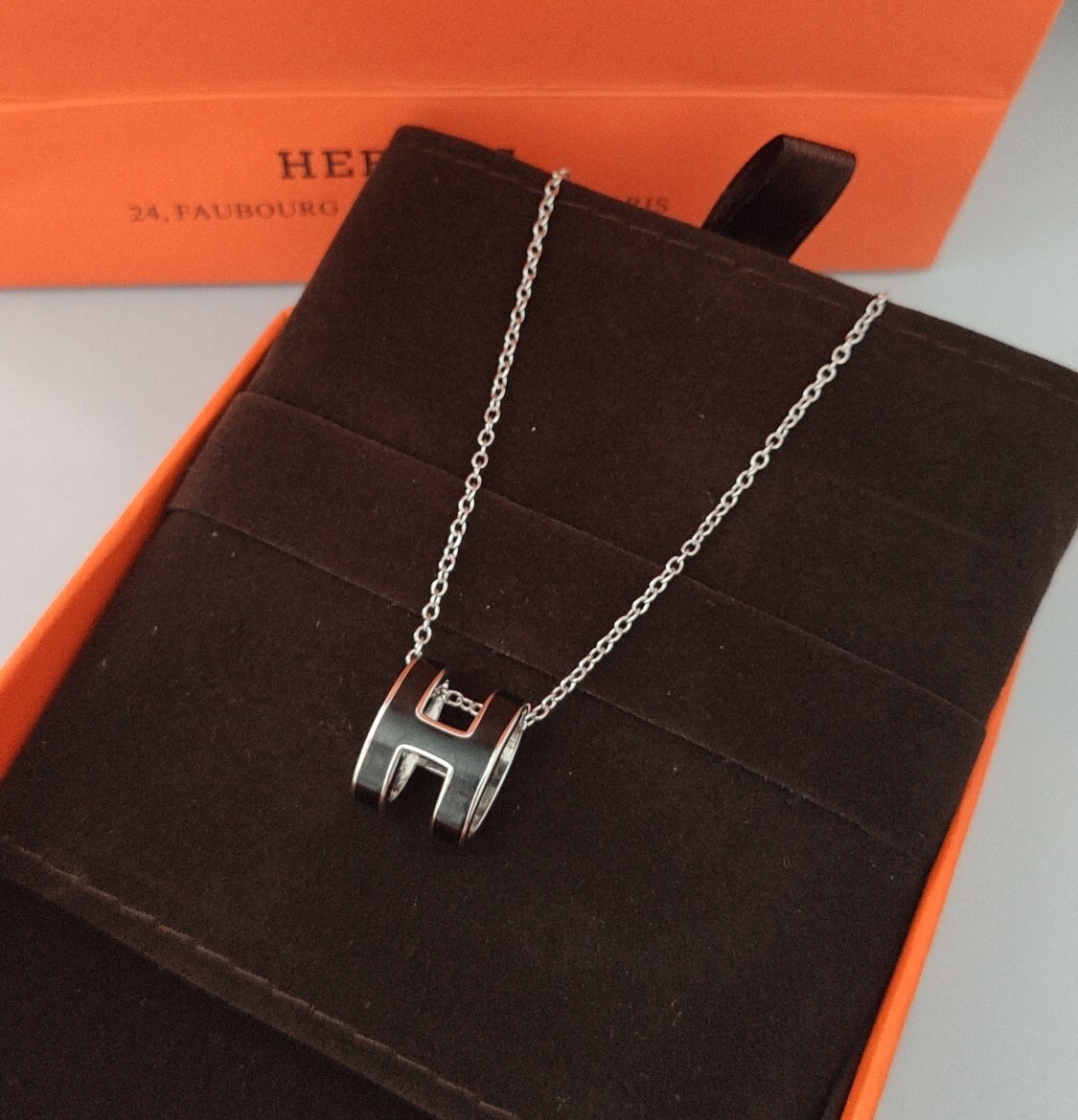 Hermès Black Silver H Necklace – Hermès Black & Silver ‘H’ Pendant