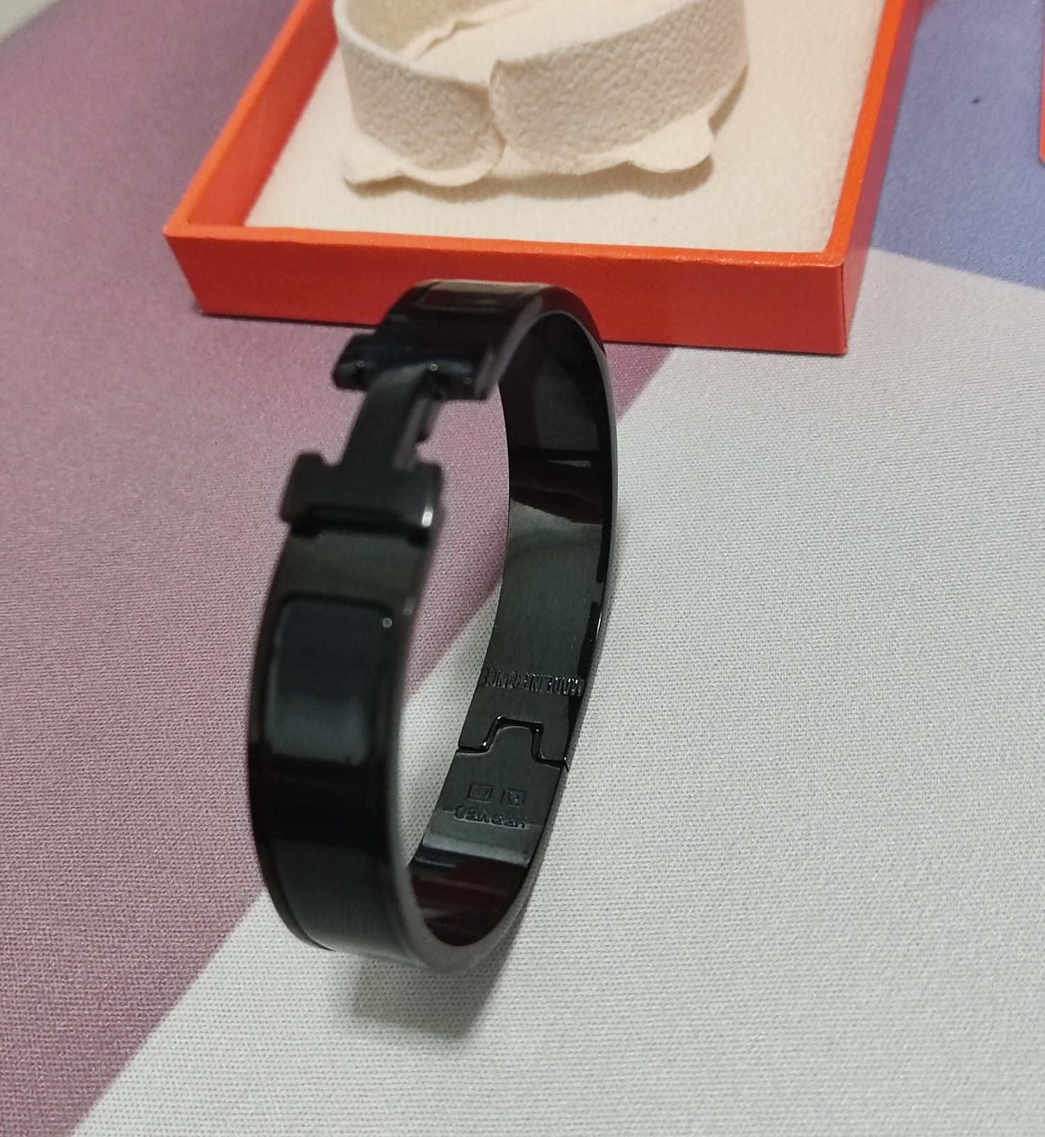 Black Hinge Bangle – Premium Quality Bracelet