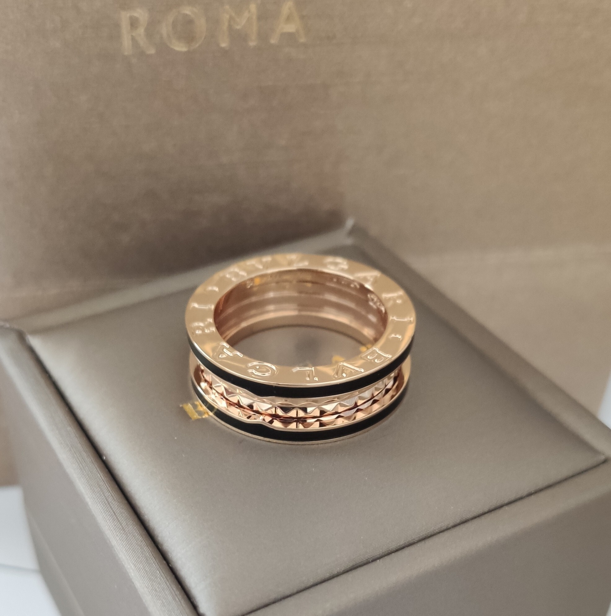 iconic Bvlgari Rose Gold Black Ceramic Ring – Bvlgari Rose Gold Black 2