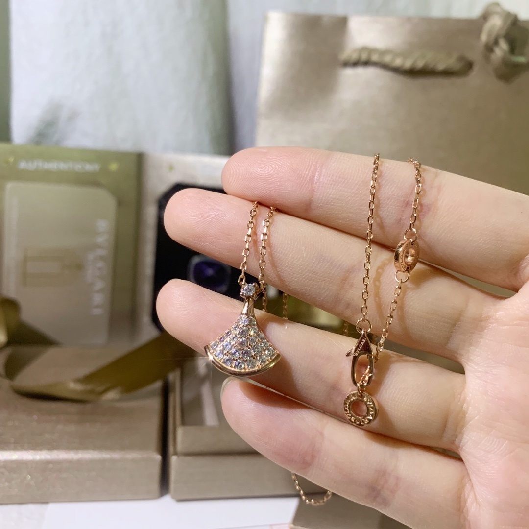 Bvlgari Rose Gold Diamond Divas’ Dream Necklace