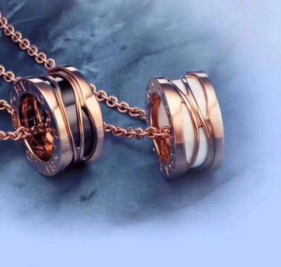 pendant Bvlgari Rose Gold Ceramic – Bvlgari Rose Gold Ceramic Pendant