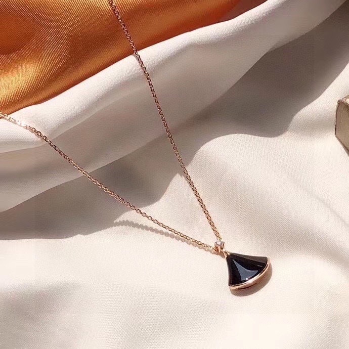 Bvlgari Rose Gold Black Onyx Divas’ Dream Necklace