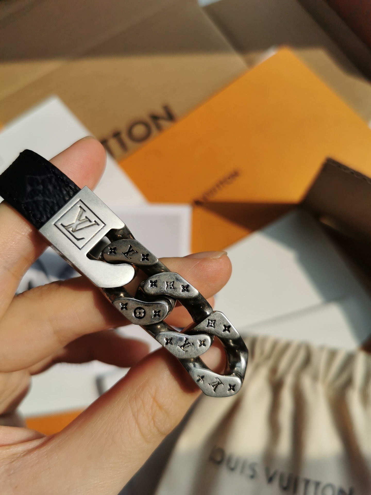 LV Chain Links Bracelet – Premium Quality