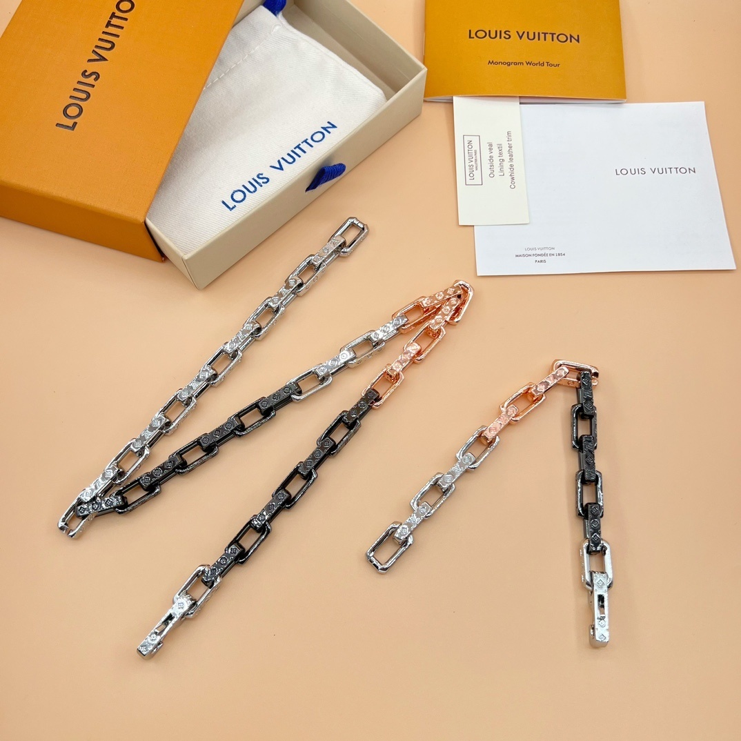 LV Premium Chain Bracelet – Iconic Style