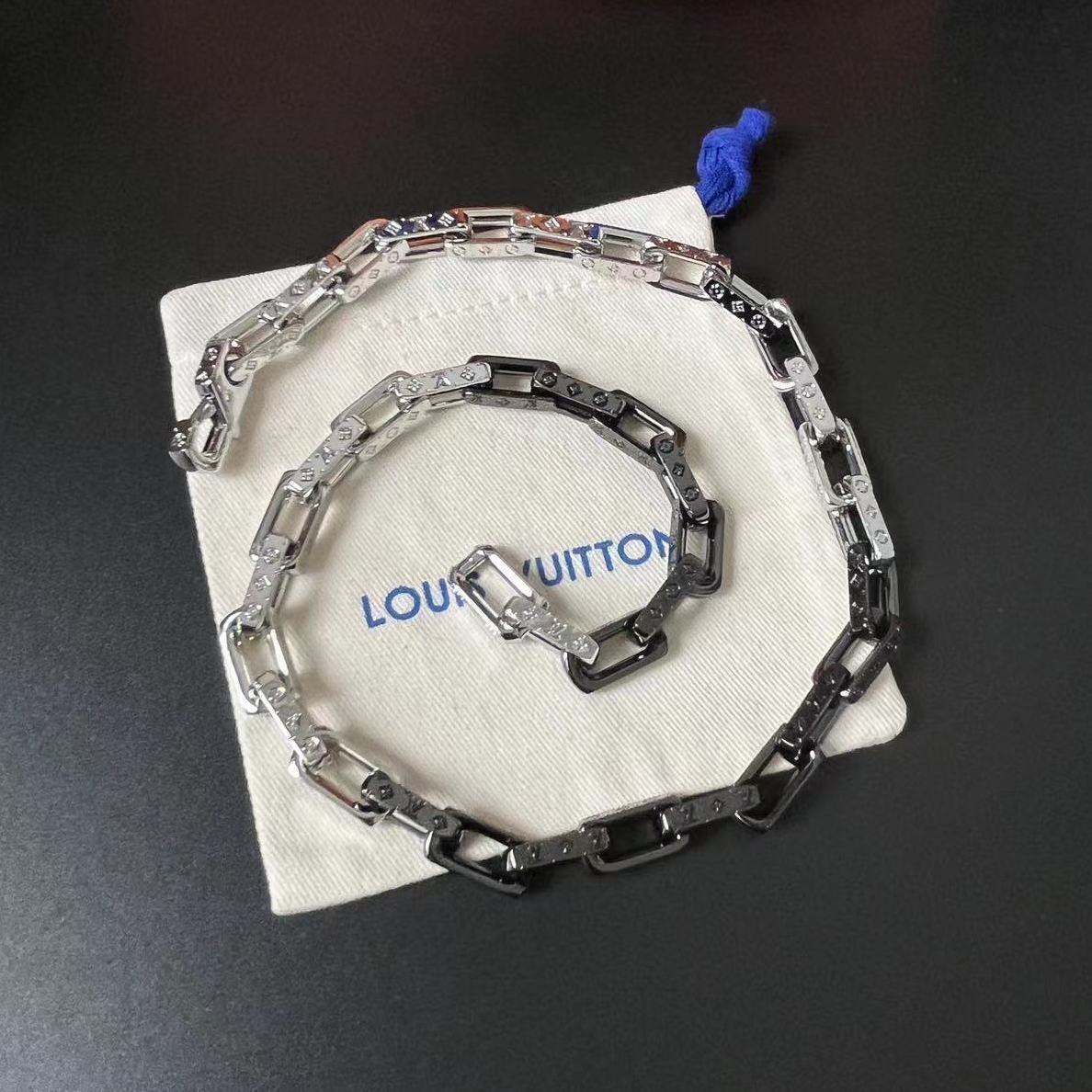 LV Silver Black Chain Necklace – LV Silver & Black Chain Link Necklace